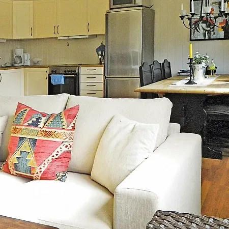 Three-bedroom Holiday In Tessanden 1 *
